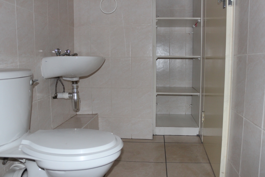 1 Bedroom Property for Sale in Kannoniers Park North West